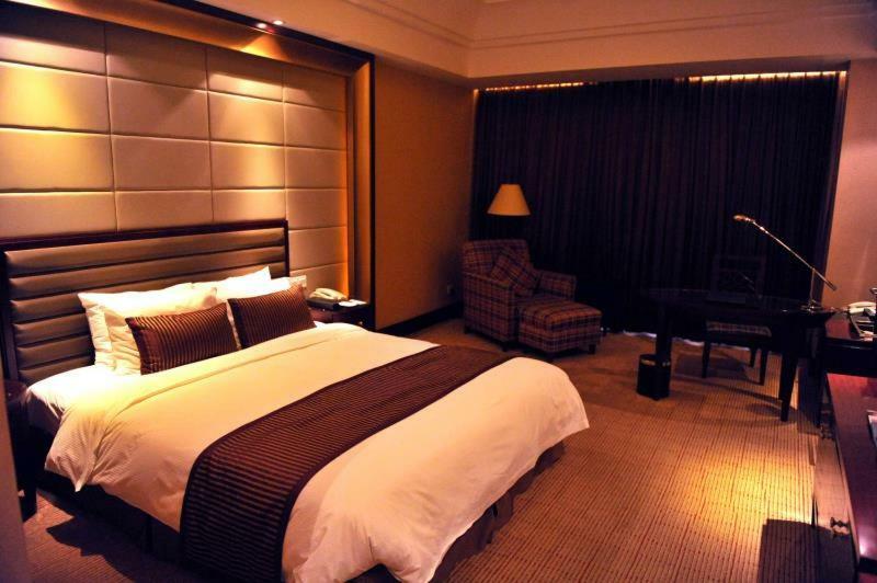 Central International Hotel Shanghai Exterior photo