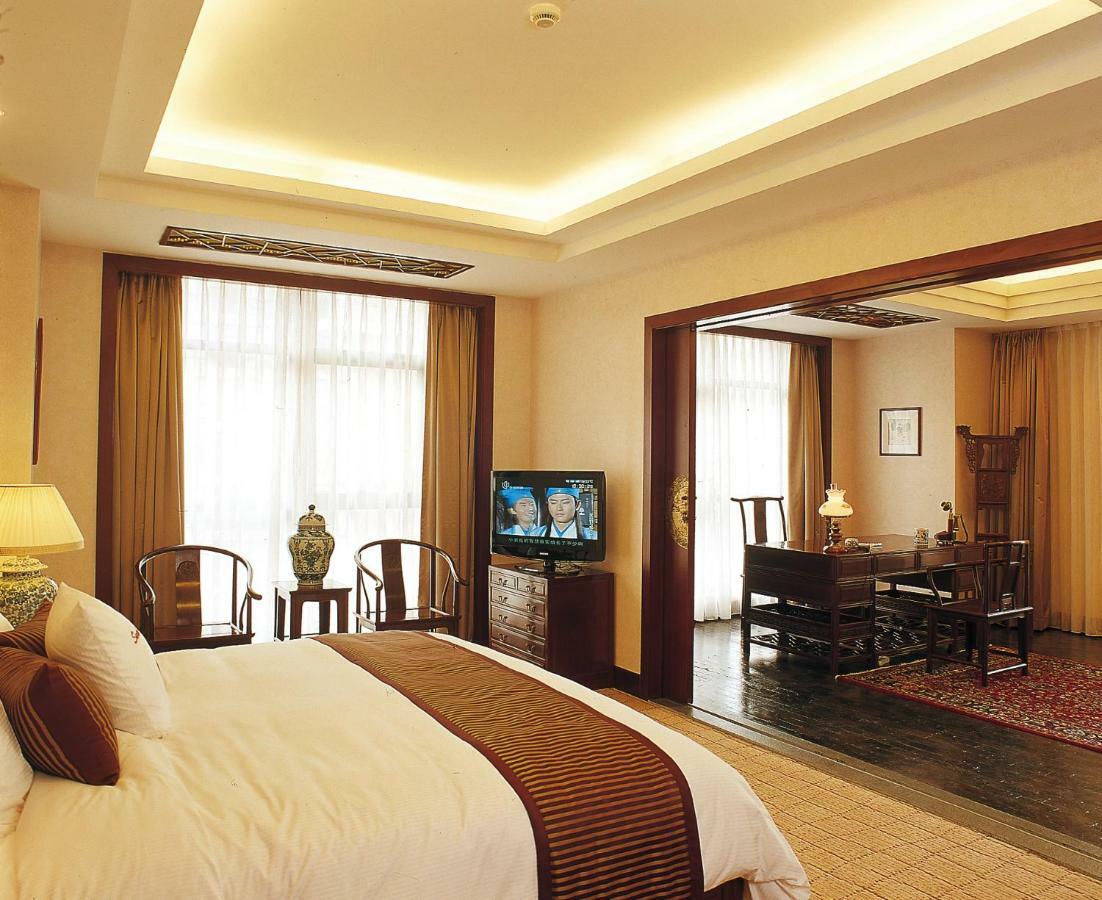 Central International Hotel Shanghai Exterior photo