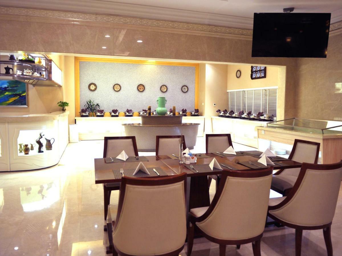 Central International Hotel Shanghai Exterior photo