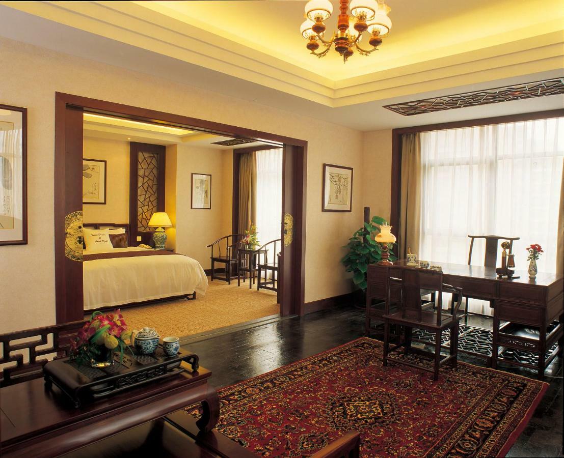 Central International Hotel Shanghai Exterior photo
